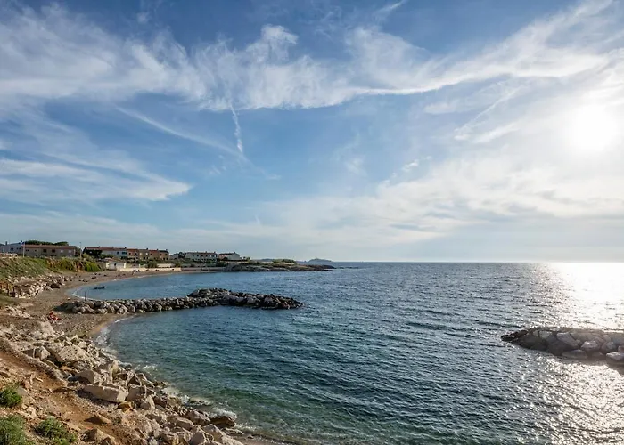 Six-Fours-les-Plages Hotels