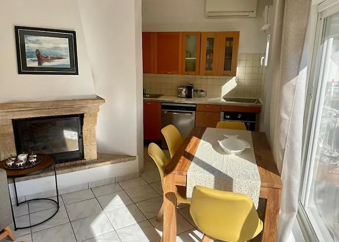 Super Appartement Avec Terrasse, Centre Ville Saint-Tropez admite animales