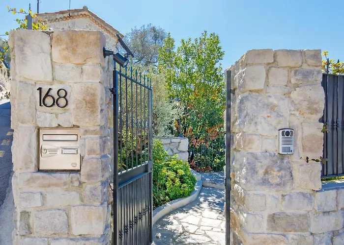 Villa D Exception Avec Terrasse, Jacuzzi, Vue Mer, Parking, En Plein Coeur Du Village De Èze che accetta animali