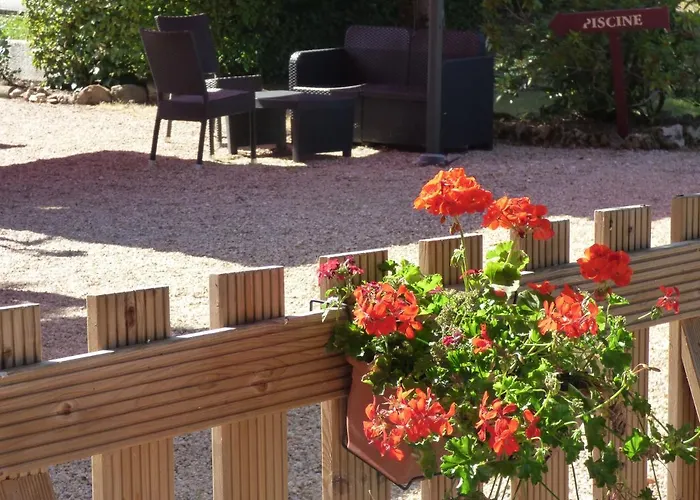 Le Chalet De La Foret Hotel 3 Etoiles Et Restaurant Vierzon