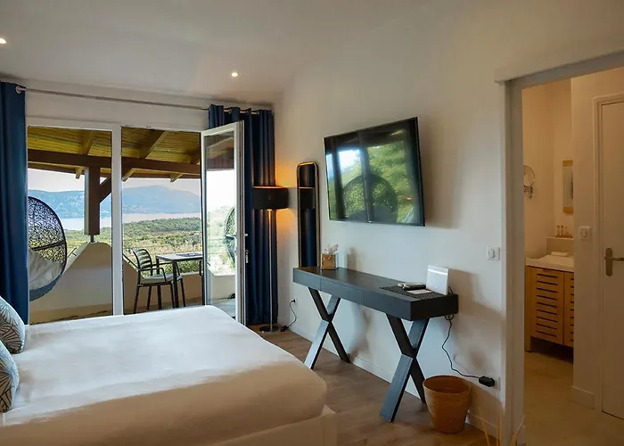 Swim Lodge Hotel Piscine Privee Ou Jacuzzi Prive Porto-Vecchio 