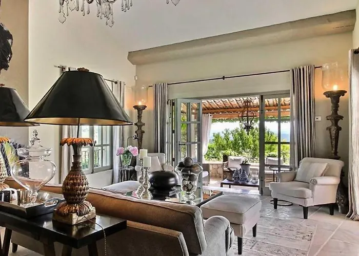 Villa Situe A Quelques Minutes, De La Plage Et De Monaco Menton