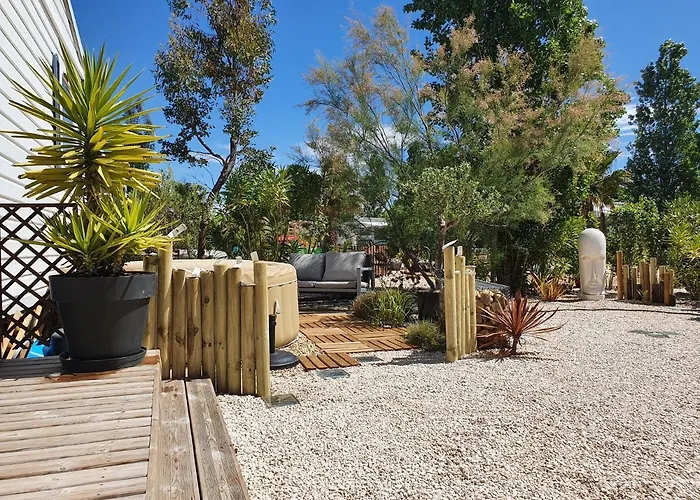 Mobil Home Tout Confort,Jacuzzi, Velos, Barbecue Et Mer Et Plage A 300M Hyères