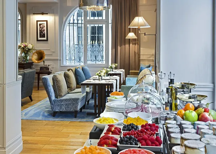 Hotel La Clef Louvre Paris By The Crest Collection