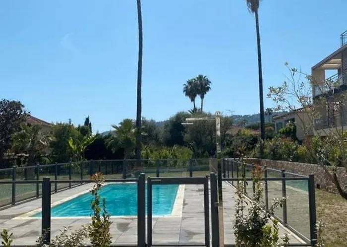 Appartement 3 Pieces Avec Piscine. Vallauris