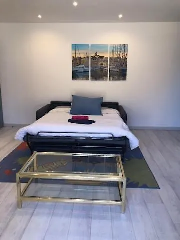 Marseille Bleue Bed and Breakfast