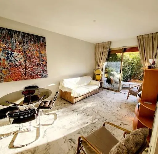 Appartement 2 Pieces Pointe De La Croisette Cannes