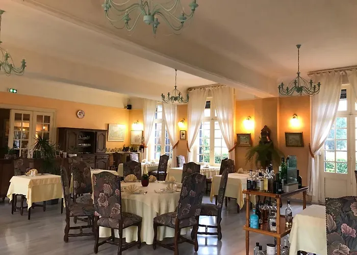 Logis Hotel & Restaurant - Auberge De La Foret Hazebrouck