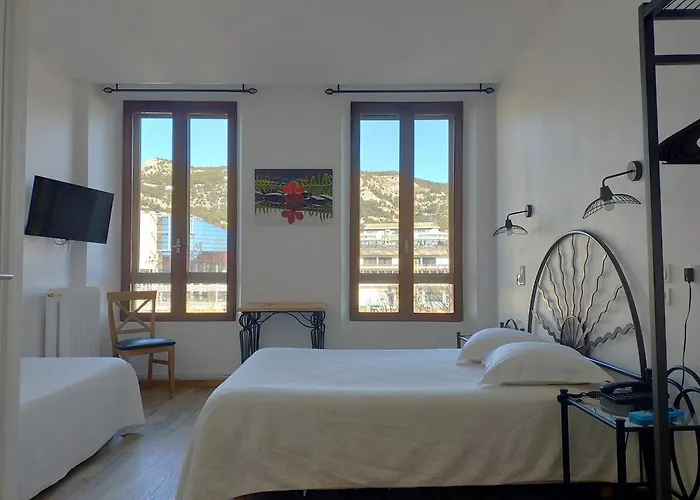 Au Nouvel Hotel Tolone
