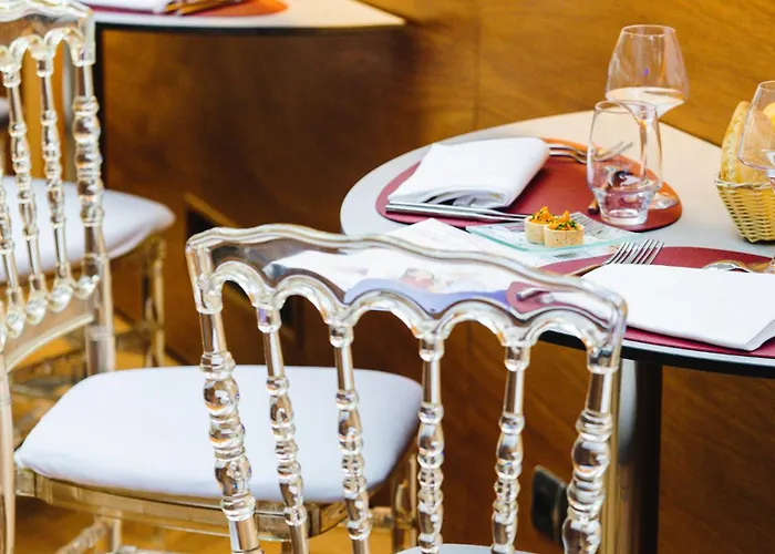Vip Paris Yacht Hotel & Spa