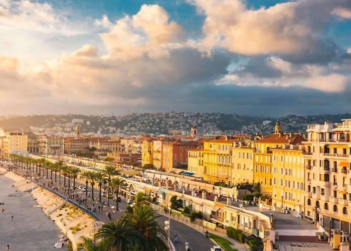 Le Riviera Collection, Signature Collection By Best Western Nice com campo de golfe