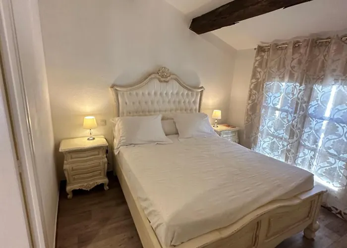 Maison du Cloitre Couvent des Carmes Narbonne
