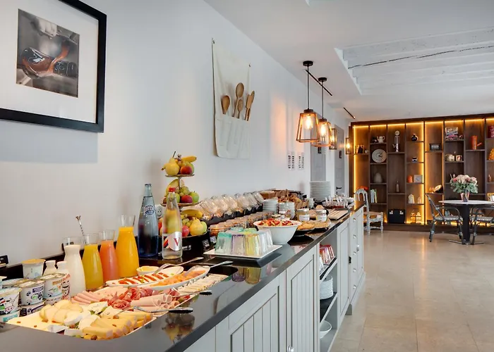 Biot Hotels