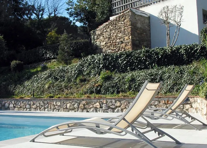 Hotel Le Relais Des Chartreuses à Le Boulou