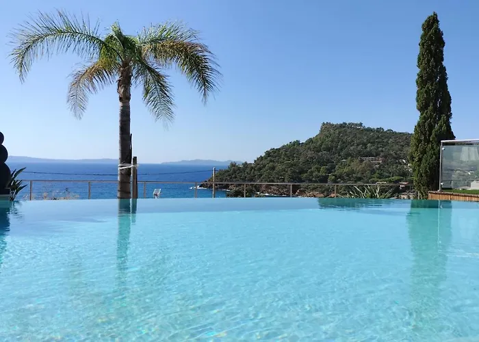 Aparthotel Les Lauriers Roses à Le Le Rayol-Canadel-sur-Mer