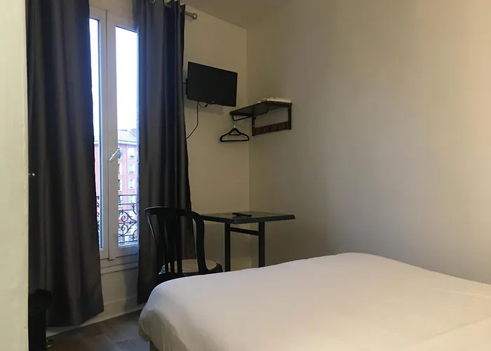 Hotel Le Paris Saint Ouen