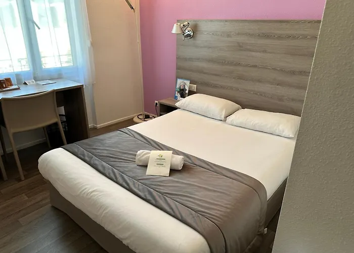 Brit Hotel Confort Nevers Centre Gare