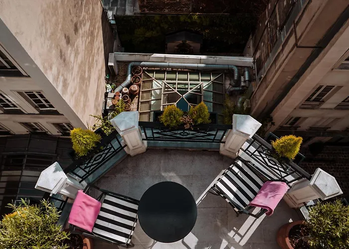 L'Hotel Paris