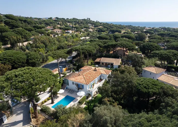 Luxury Family Villa With Large Pool, Garden & Outdoor Dining Near Beach, Domaine L'Oiseau Bleu In Sainte-Maxime