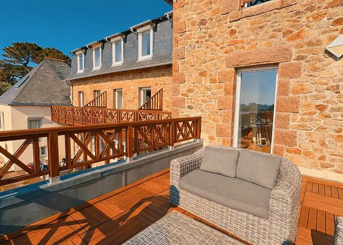 Logis Hôtel Saint Guirec Et De La Plage Perros-Guirec