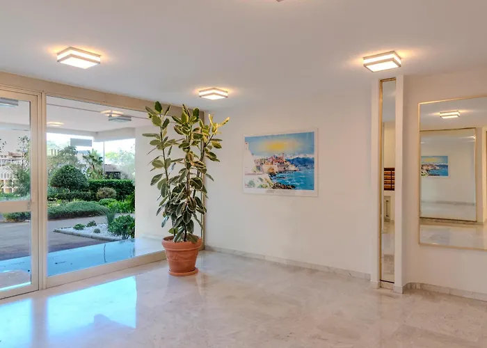 Magniolias - Résidence Calme avec Piscine, Tennis&Jardin Antibes che accetta animali