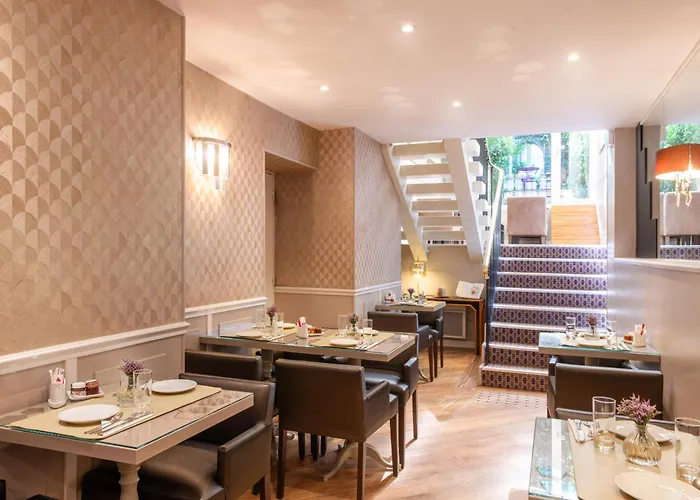 Hôtel Galileo Champs Elysées París