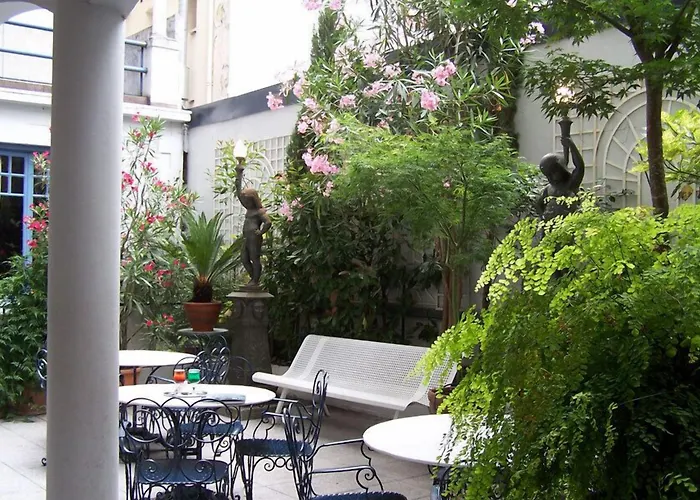 Hotel Gloria & Avenue Lourdes