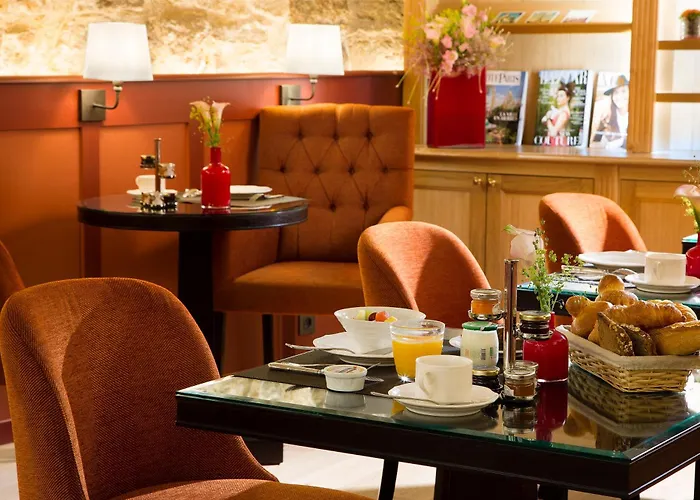 Hotel Les Tournelles Paris