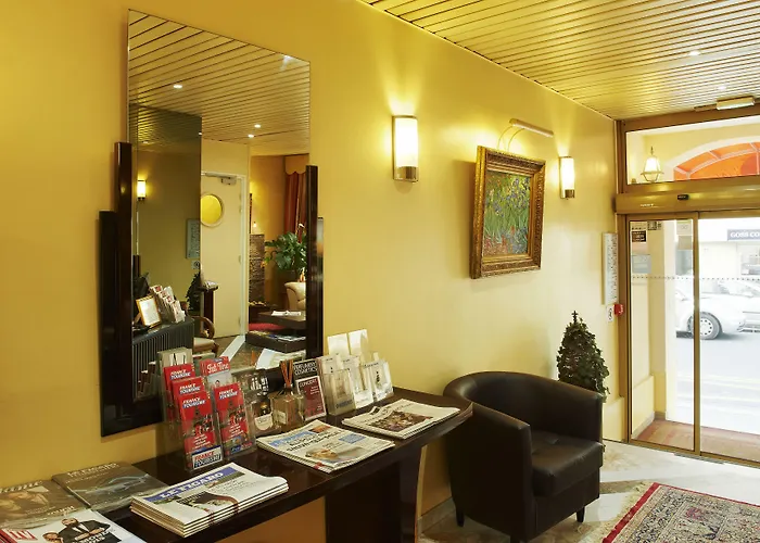 Hotel Poussin París