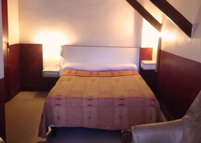 Hotel Du Pont Neuf Paris