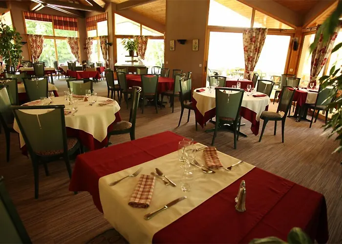 Logis Hôtel Le Bois Dormant-Hôtel Restaurant&Spa Champagnole