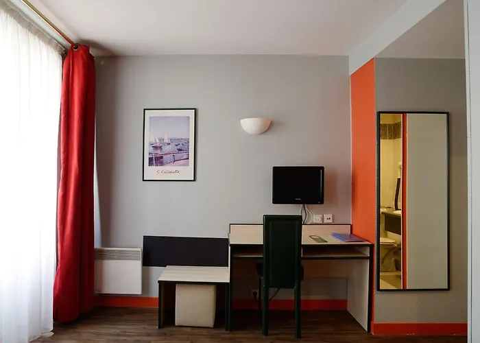 Hotel Pierre Nicole Paris