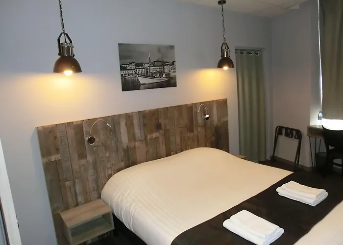 Hotel Sur Le Quai Port Vendres