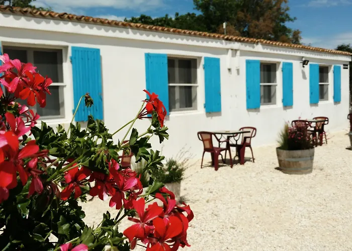 Aparthotel Logis Le Nid Du Pont De Gau Saintes-Maries-de-La-Mer