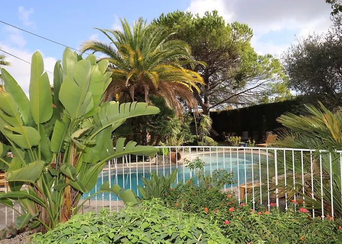 La Villa Roseraie , Hotel Familial Ouvert Toute L'Annee Vence