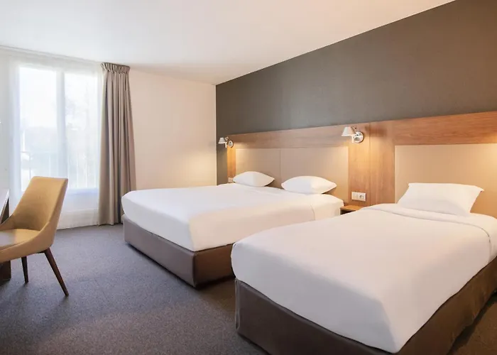 Hotel Campanile Prime - Chartres Centre Gare Cathedrale