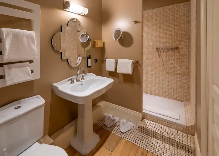 Hotel Vendome - BW Signature Collection