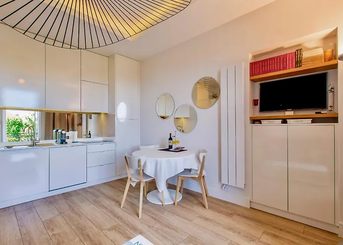 GRAND HÔTEL City Center at 2 minutes walk from the beach Nice
