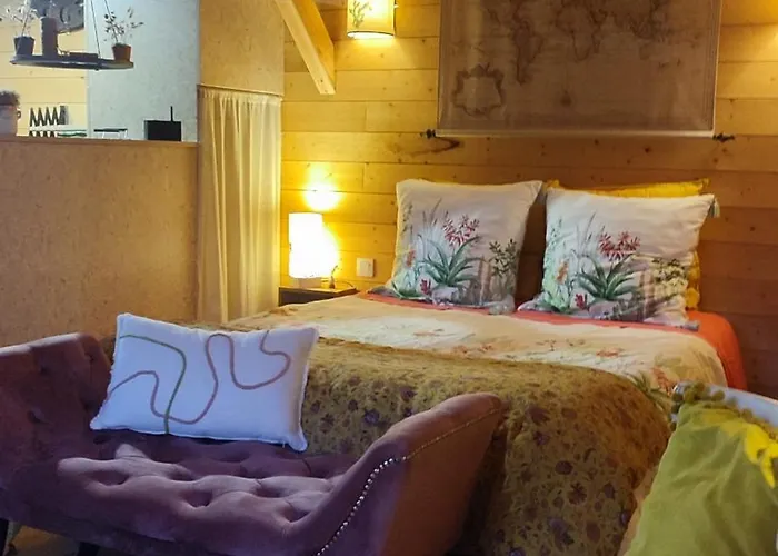 La cabane du bon chemin ,spa Laval 