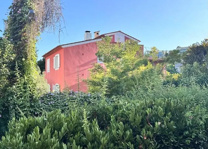 Boutique Studio In The Center Of Saint-Jean-Cap-Ferrat