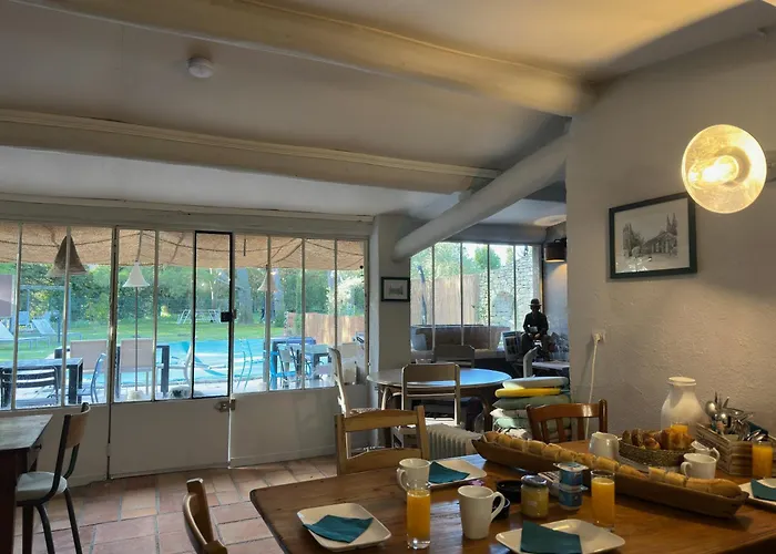 Bed and Breakfast Mas La Provence à LʼIsle-sur-la-Sorgue