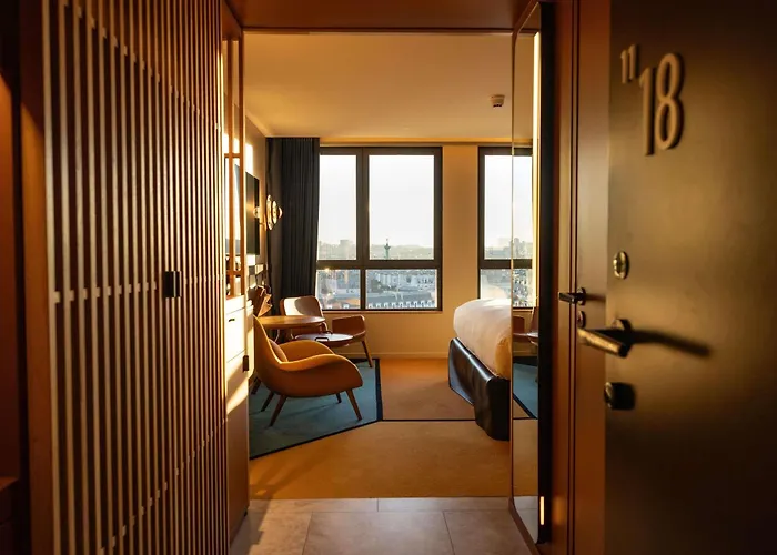 So/ Paris Hotel