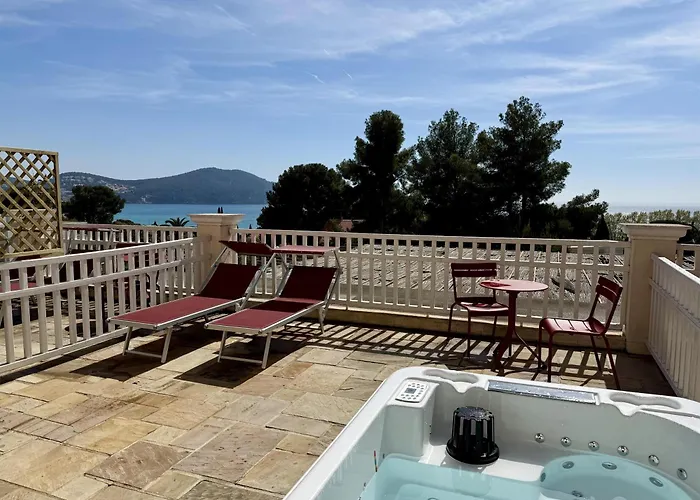 Hotels in Saint-Cyr-sur-Mer