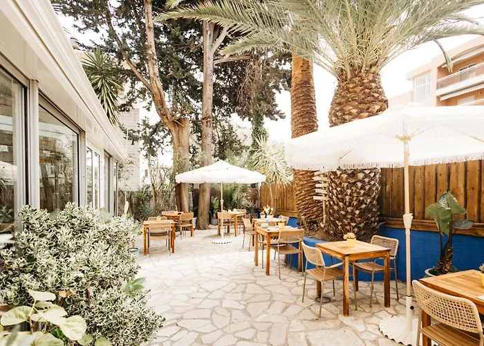 Hotel Le Petit Castel Antibes