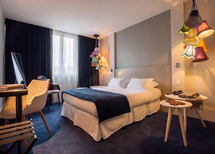 Hotel le Cinq Hyper - Centre Chambéry