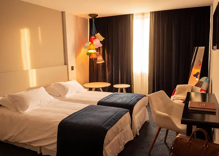 Hotel le Cinq Hyper - Centre Chambéry