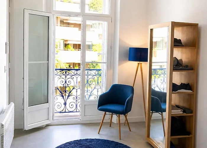 Cannes - Modern Balcony Flat Perfect Location