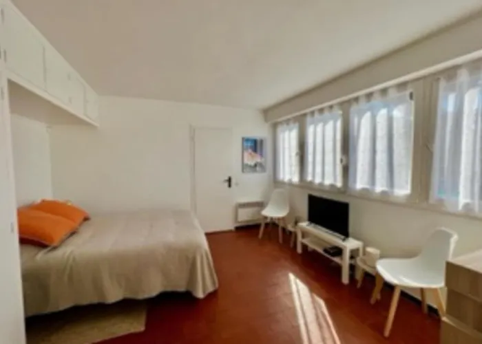 35M With Pool For Couple In Saint Tropez Apartamento