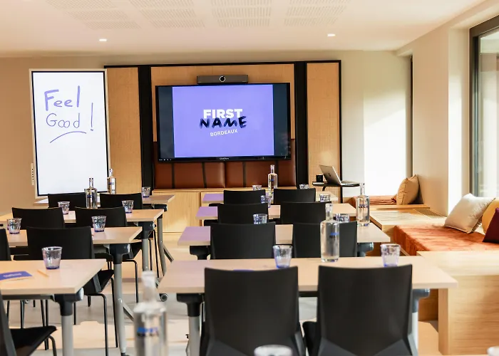 Hotel FirstName Bordeaux