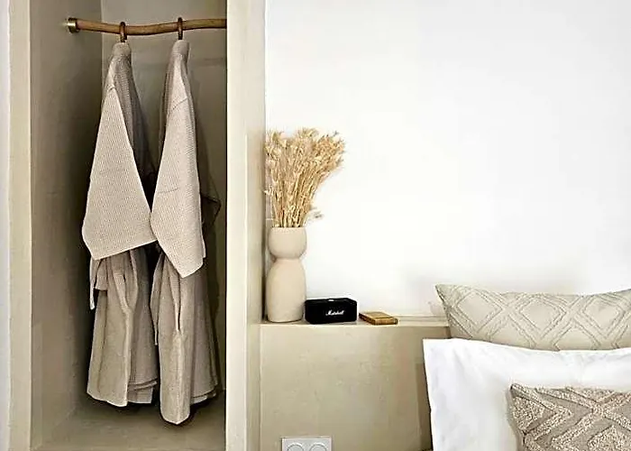 Le Clos des Délices - Love Room - Chambre avec spa, terrasse et parking privatif Aubagne